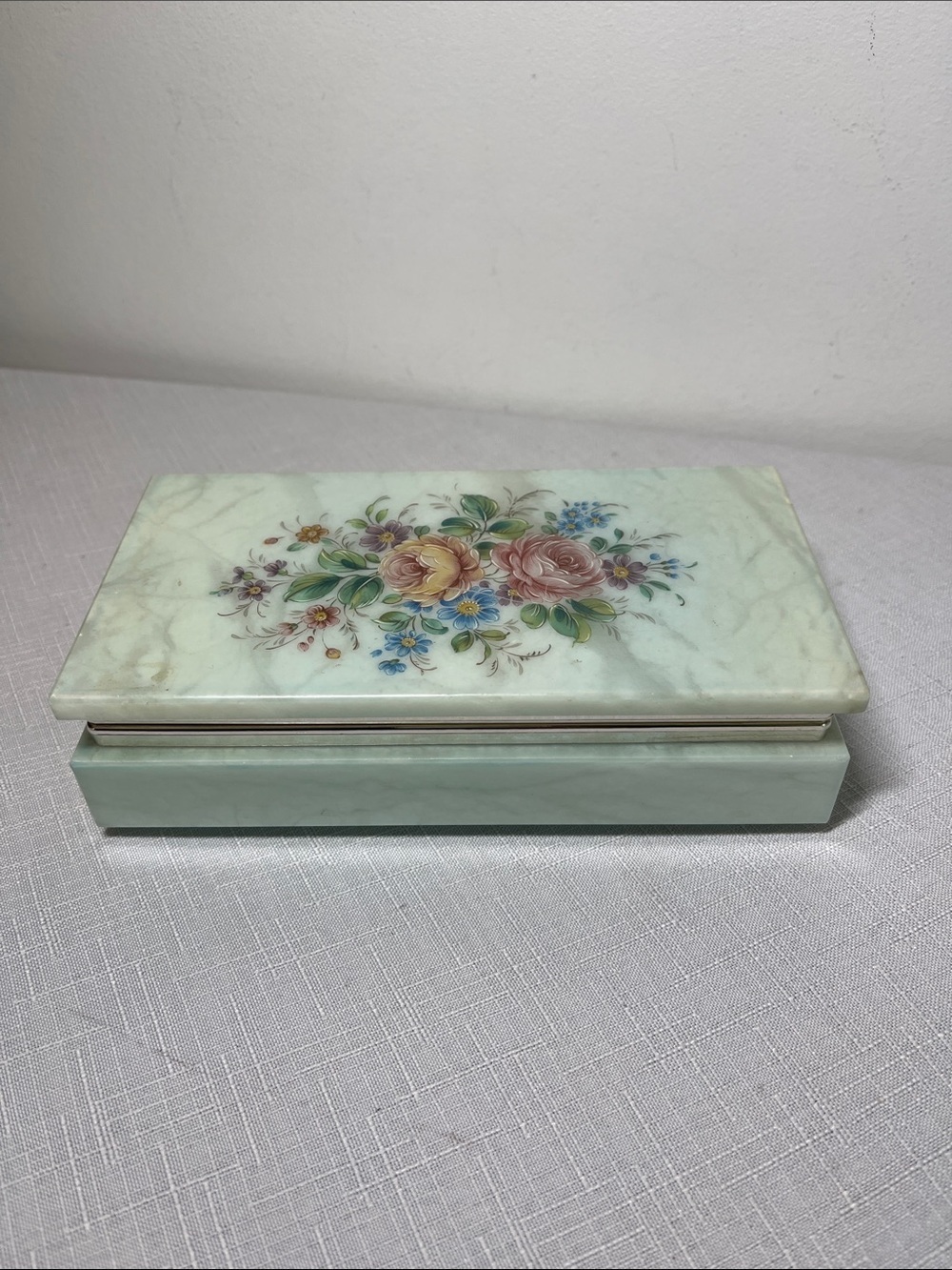 Genuine alabaster jewellery box trinket dish
Italy, Giftcraft Ltd
Vintage - Picture 2 of 9